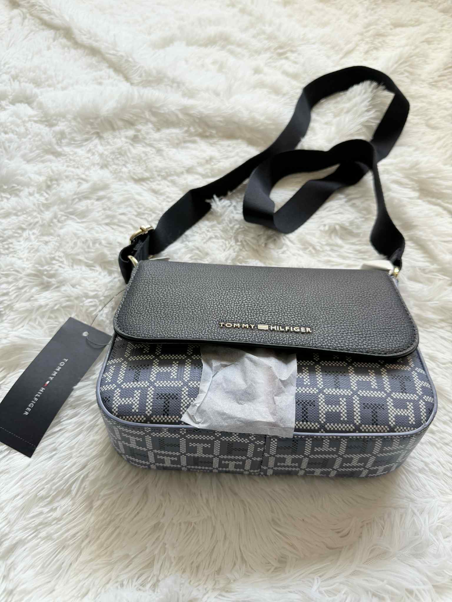 Tommy Hilfiger Crossbody / Shoulder Bag – Brand New with Tags